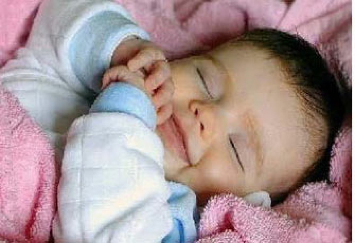 خطورة نوم الطفل مع والديه في المكان نفسه مجلة سيدتي