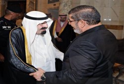 نشطاء يردون على أكاذيب السفير السعودي السابق: "شفيق" أول من هنأ الرئيس مرسي"